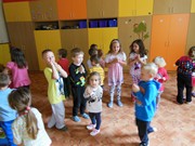 Den cizích zemí a jazyků